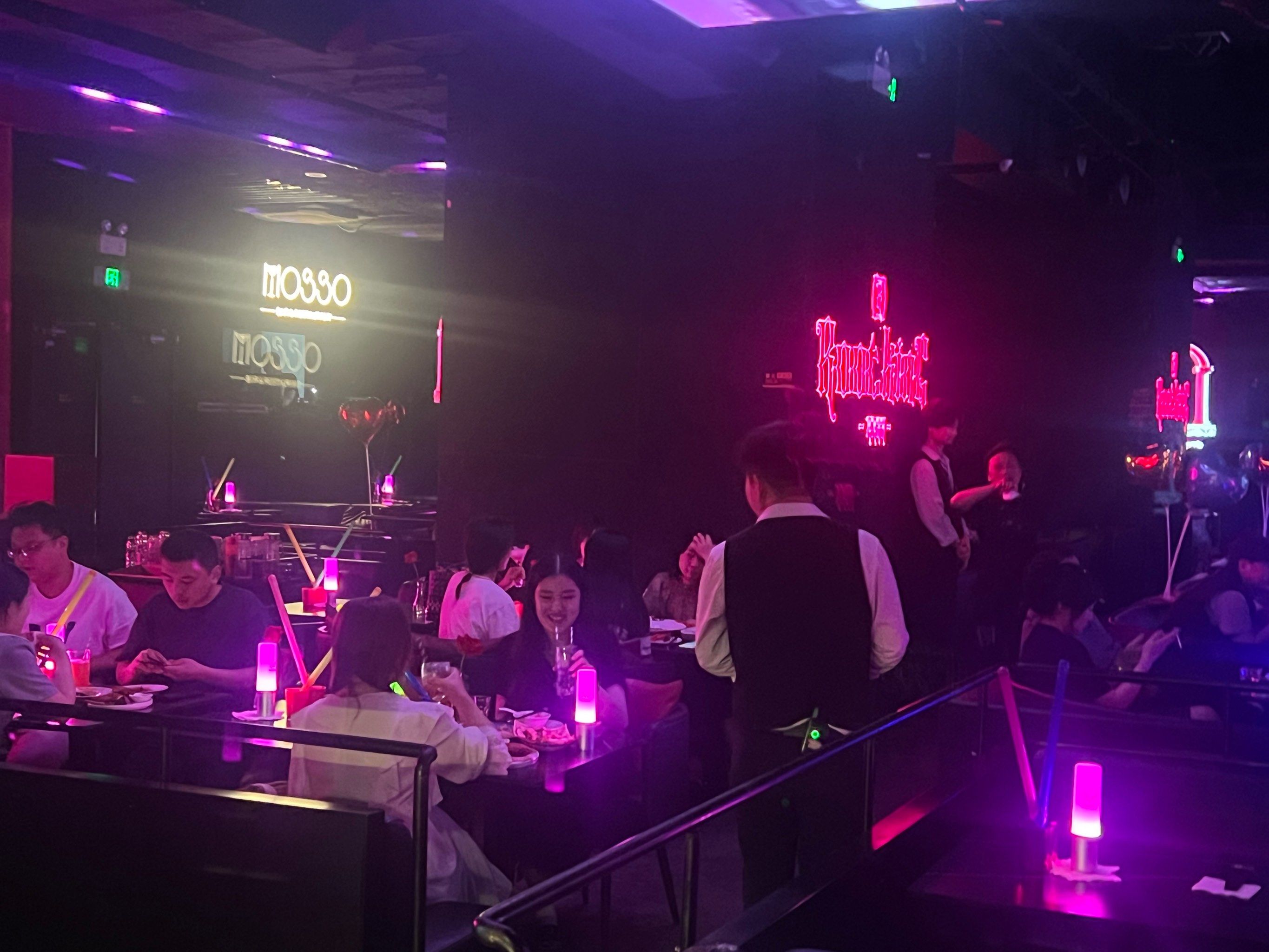 怀化商务ktv引领商务ktv新玩法-中方县ktv预定